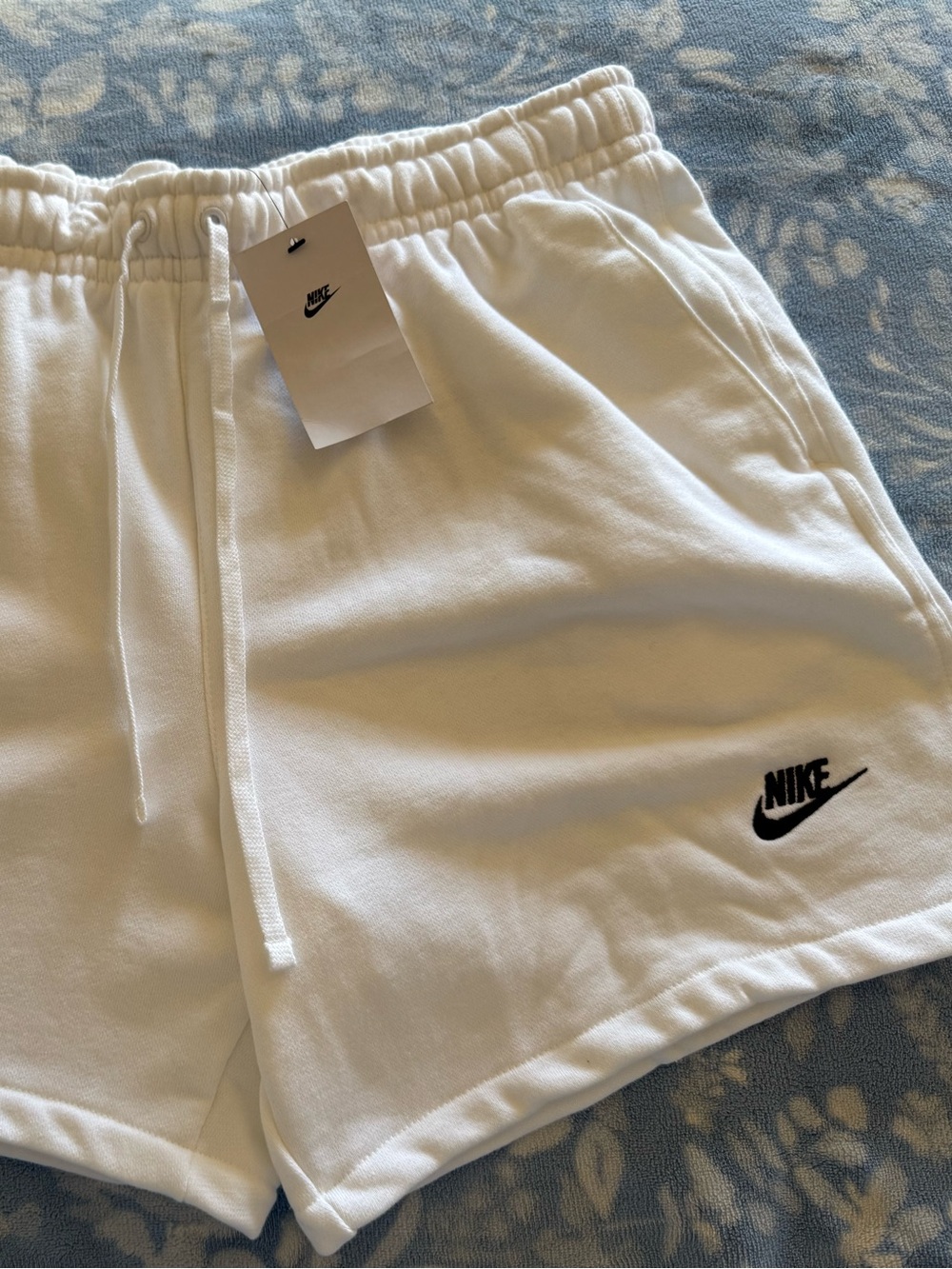 Nike Men’s White Athletic Drawstring Shorts Size Large